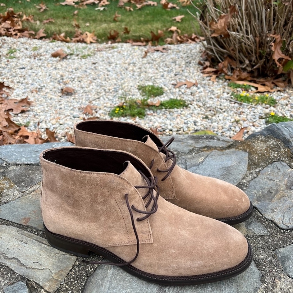 Johnston & Murphy Suede Chukka boot